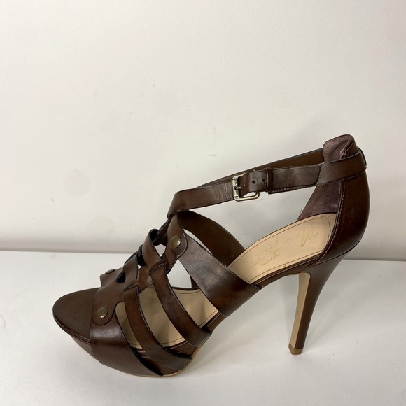 Marc Fisher Brown Strappy Open Toe Stilleto Heels Size 8 Vacation - Picture 1 of 12